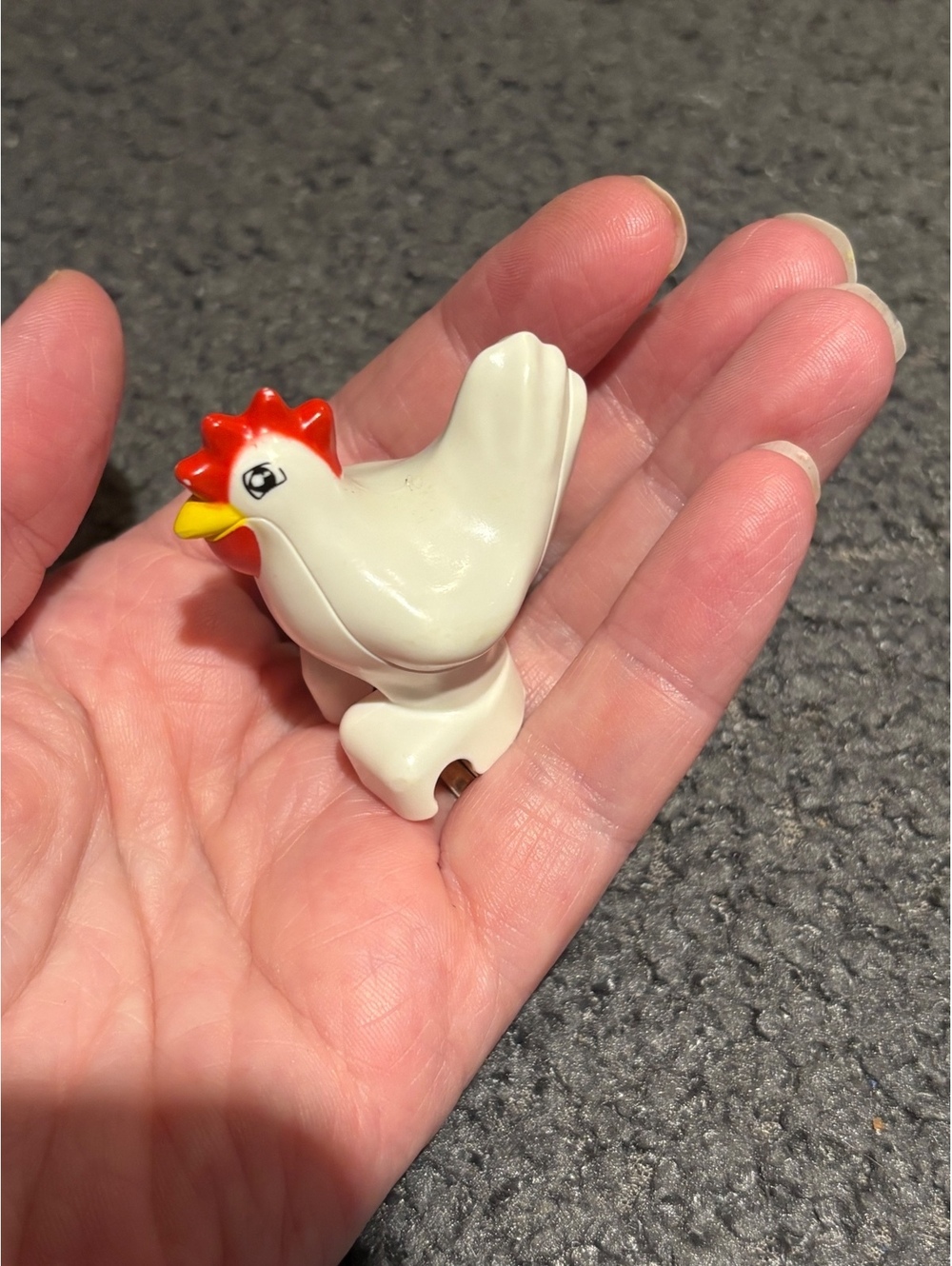 Lego Duplo chicken figure